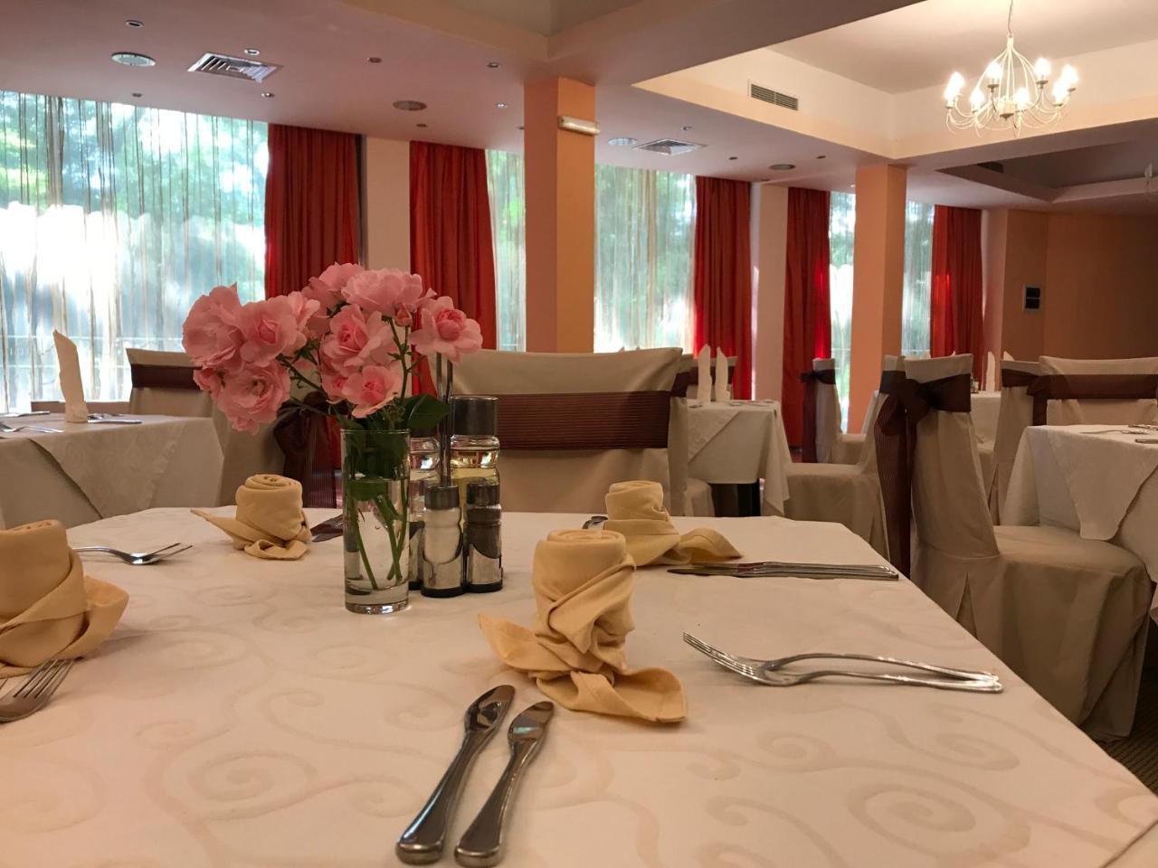 Hotel Otdih Kavarna Kültér fotó